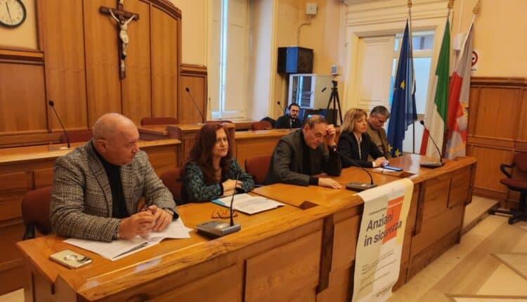 Benevento: presentato a Palazzo Mosti il progetto 'Anziani in sicurezza' per la prevenzione degli anziani contro truffe e pericoli. 