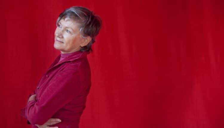 Milano: al Teatro Carcano Mariangela Gualtieri con "Sermone al mio celeste pollaio".