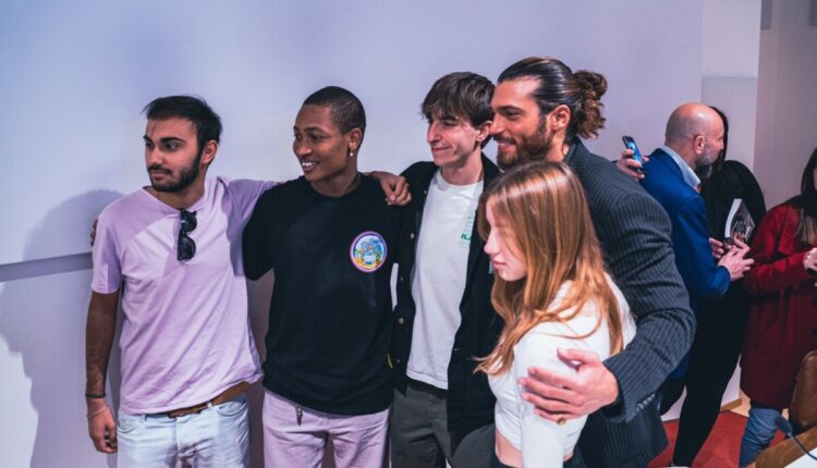 Macerata: “Can Yaman For Children”, grande partecipazione all’incontro con gli studenti