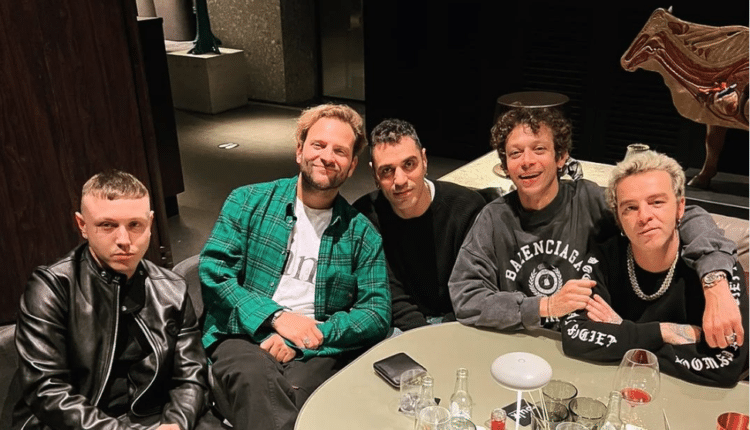 Alessandro Borghi, Marracash, Salmo, Lazza e Valentino Rossi. La cena degli “Avengers”
