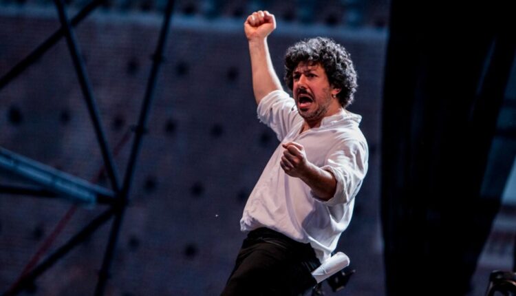 Arriva a Milano lo spettacolo "La balena bianca" , un reading musicato di e con Davide Lorenzo Palla. 