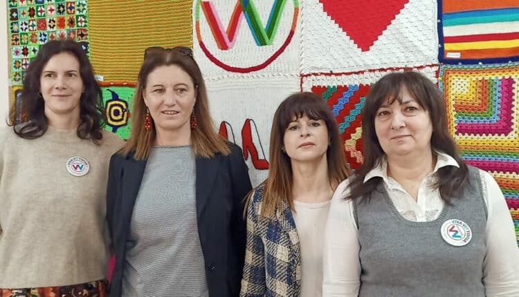 Modena, in Piazza Grande quattromila coperte contro la violenza