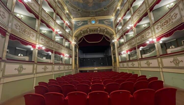 Lecce: Svolta green per il Teatro Paisiello: con fondi PNRR lavori di efficientamento energetico con una guaina fotovoltaica sul tetto per renderlo autonomo nei consumi.