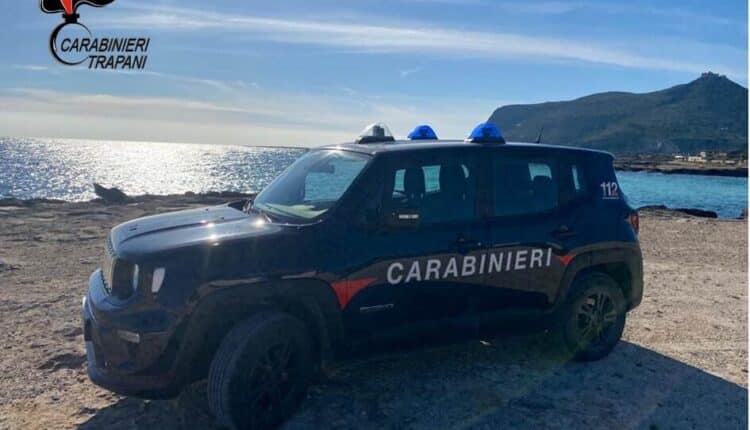 Favignana, in carcere un cinquantenne per rapine, ricatti e lesioni