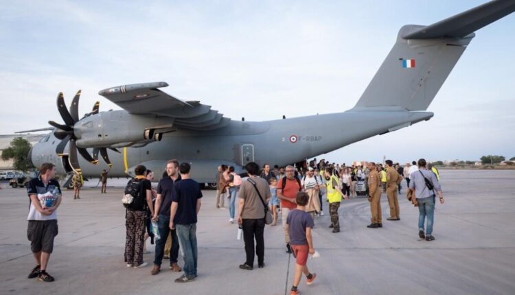 Cittadini italiani in Sudan: conclusa ieri la prima fase dell'evacuazione