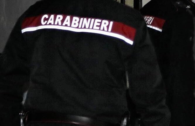 Casagiove, infuriato perché perde soldi alle slot machines inveisce contro la compagna: intervenuti i Carabinieri