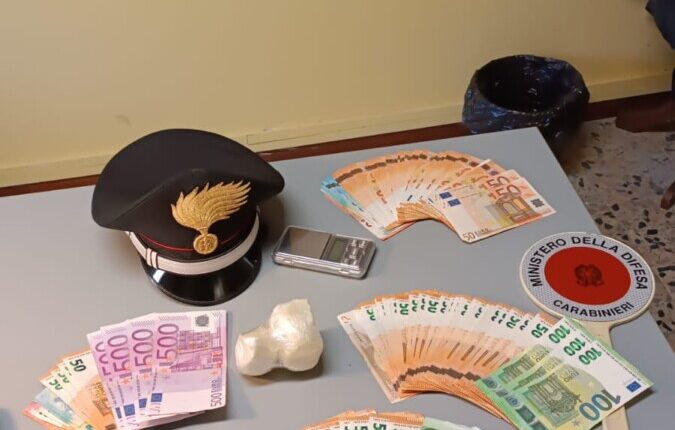 Lucca: arrestato un giovane albanese per possesso e spaccio di stupefacenti. 