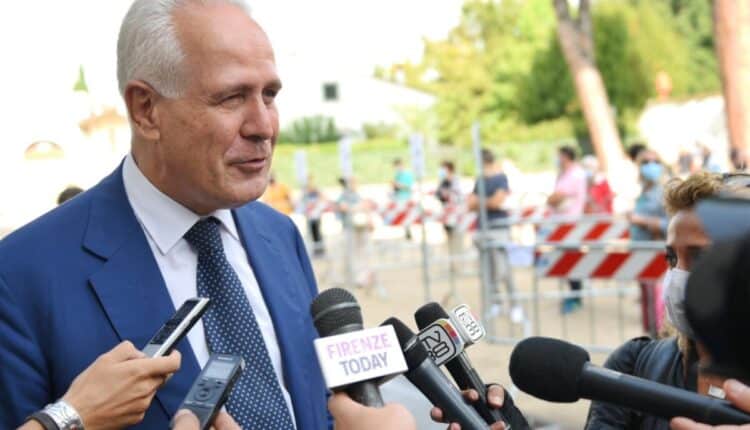 Firenze: il presidente Eugenio Giani risponde alle questioni sui fondi Pnrr per lo Stadio Franchi. 