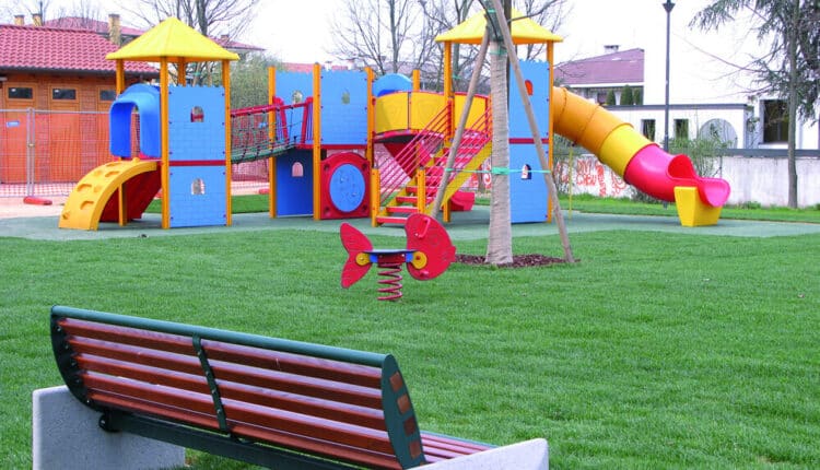 Lombardia: 259 i progetti finanziati per rendere i parchi gioco inclusivi.