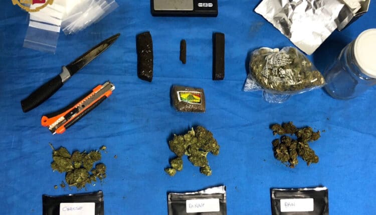 Pianura (NA): 37enne di Napoli trovato con 4g di hashish addosso, arrestato dalla Polizia.