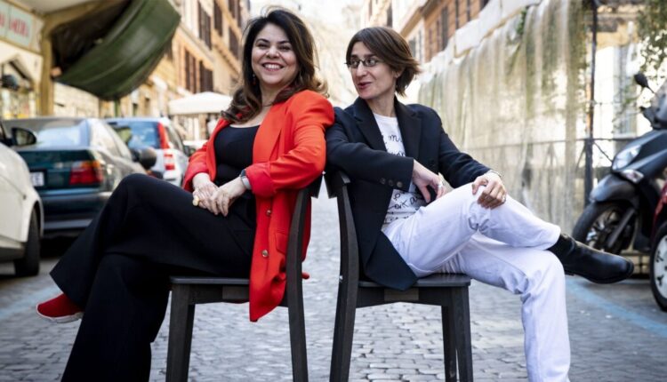 Milano: al Teatro Carcano Chiara Valerio e Michela Murgia con "Istruzioni per l'uso".