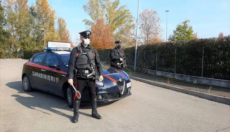 Bologna, pregiudicato 42enne tunisino arrestato per detenzione e spaccio di stupefacenti ben nascosti in casa.