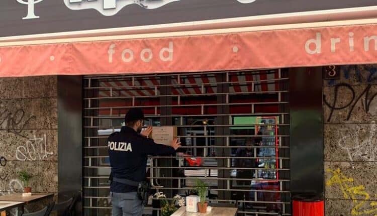 20230516 foto notifica provvedimento Mad Max Cafè