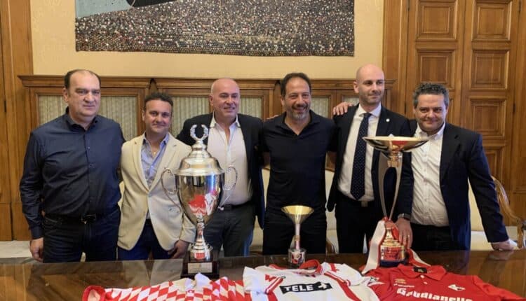 Bari, presentato il patrimonio della squadra biancorossa recuperato dal Museo del Bari a conclusione dell’asta giudiziaria