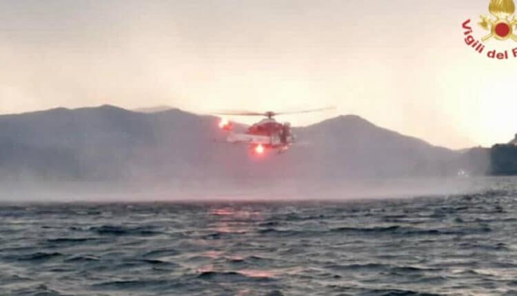 Barca con 25 persone si ribalta sul Lago Maggiore: una vittima e tre dispersi