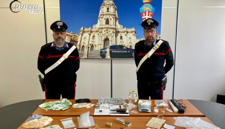 Modica, enormi quantità di droghe tra un piumoni lavati e flaconi di detersivi: gestore di una lavanderia avvia un vero e proprio business illecito.