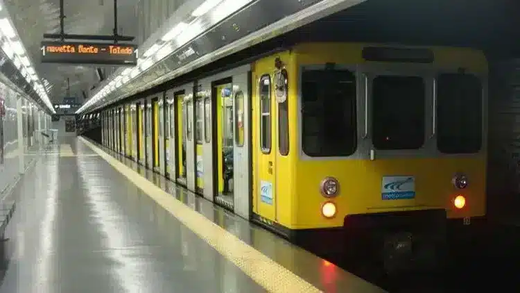 Napoli: nuovo treno per la Linea 1 della Metropolitana. Più passeggeri e minore attesa