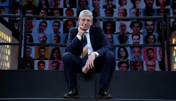 "Fuori dal Coro" in prima serata questa sera su Retequattro