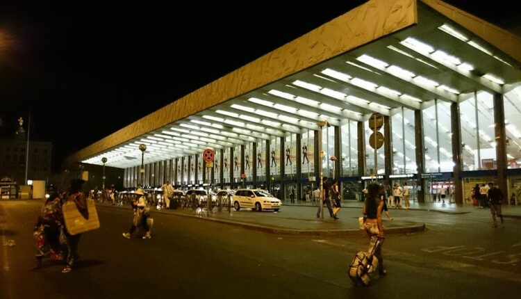 Roma, in zona Termini ancora numerosi i furti con strappo: un arresto e un fermo per due cittadini.