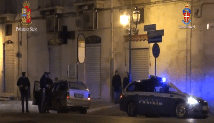 Bari, clan Pistillo: 20 le persone arrestate per traffico di sostanze, detenzione illegale di esplosivo e armi.