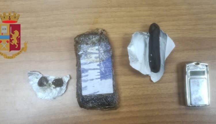 Taranto, alla vista degli Agenti lancia un borsello dal balcone disfandosi della droga: in arresto spacciatore 61enne.