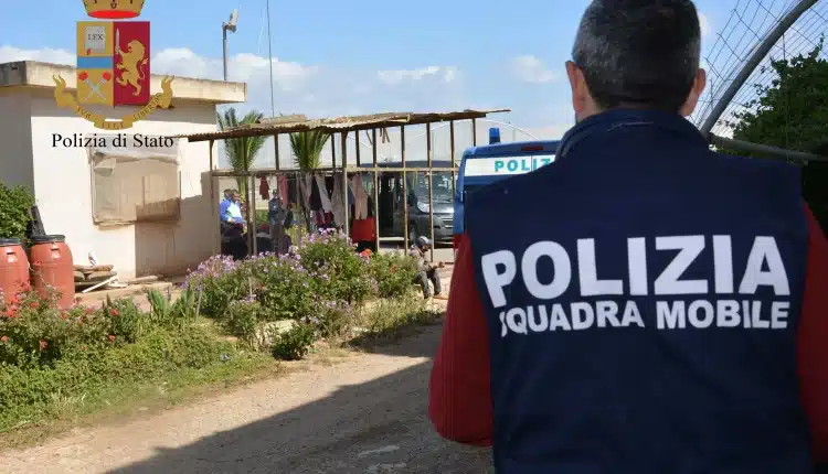 Ragusa, tutto sembra essere scaturito dal lancio di una bottiglia di vetro: rissa violenta tra quattro tunisini.