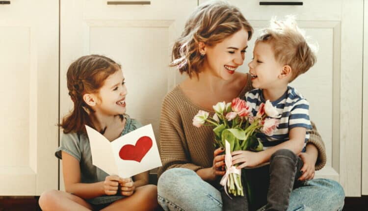 Sulle reti Mediaset al via "#tivogliobenemamma". 