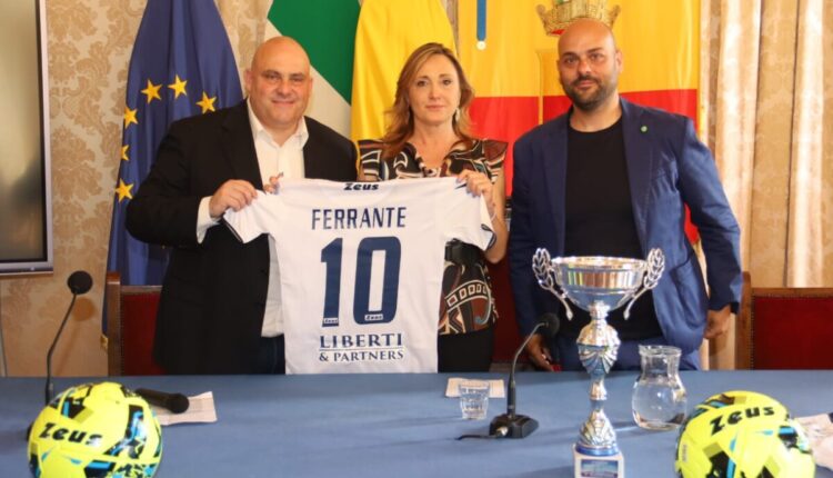 Napoli, l'Assessore allo Sport Emanuela Ferrante alla presentazione del  1° Trofeo Città di Napoli: torneo di calcio giovanile a carattere nazionale