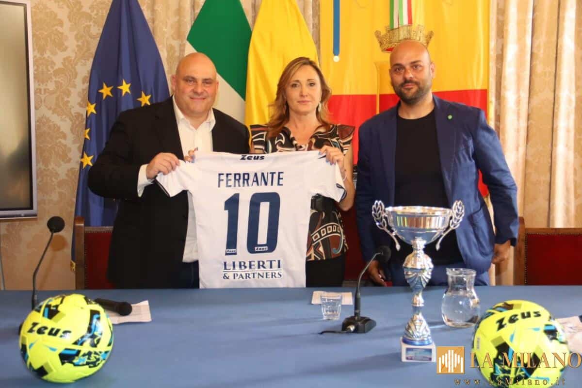 Napoli, l'Assessore allo Sport Emanuela Ferrante alla presentazione del  1° Trofeo Città di Napoli: torneo di calcio giovanile a carattere nazionale