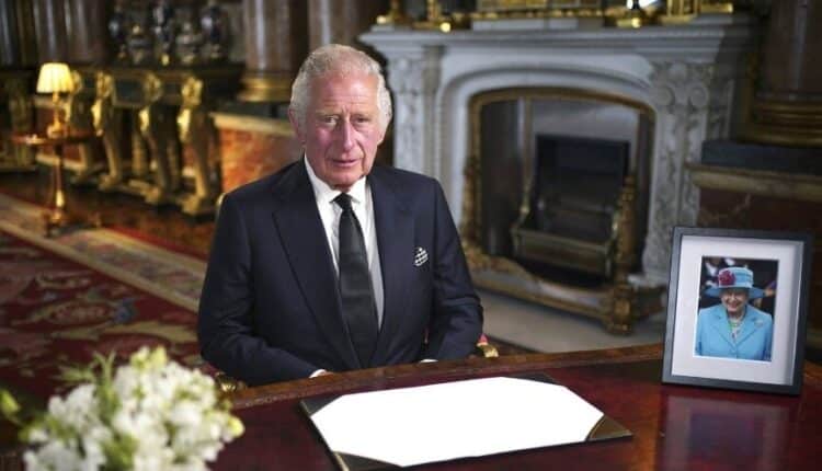 "Carlo III - Nascita di un re" in seconda serata su Retequattro.