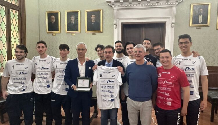 Catanzaro: Premiata a Palazzo De Nobili la società "Kermes & Altaflex Catanzaro Volley”