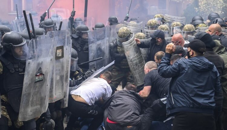 Kosovo: 30 militari della Kosovo Force sono rimasti feriti negli scontri, 11 sono italiani