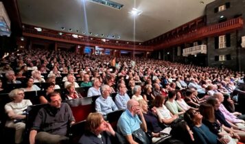 Croce di San Giorgio per l’attore e regista Tullio Solenghi: tutto esaurito per lo spettacolo al Teatro Carlo Felice di Genova