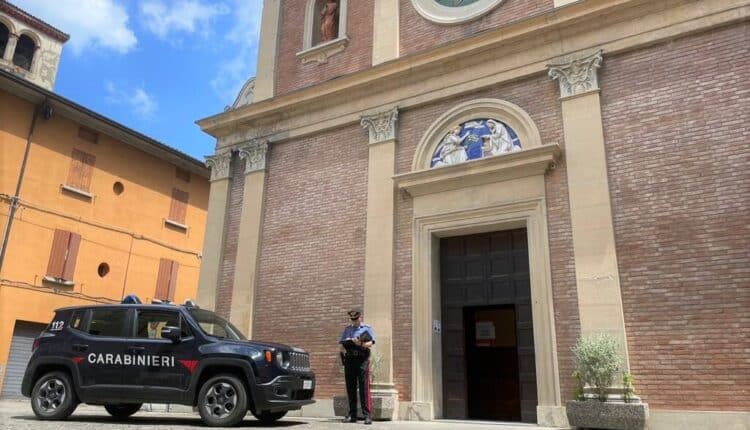 Bologna: denunciati 4 minorenni per invasione di edifici
