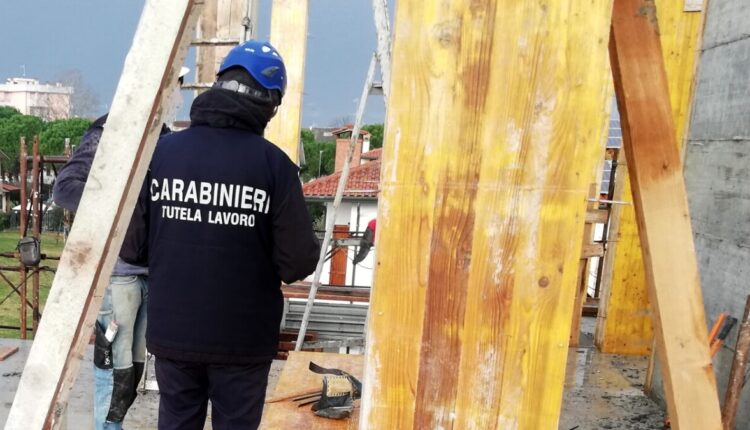 Bologna: eseguite ispezioni e controlli nei diversi luoghi di lavoro. 