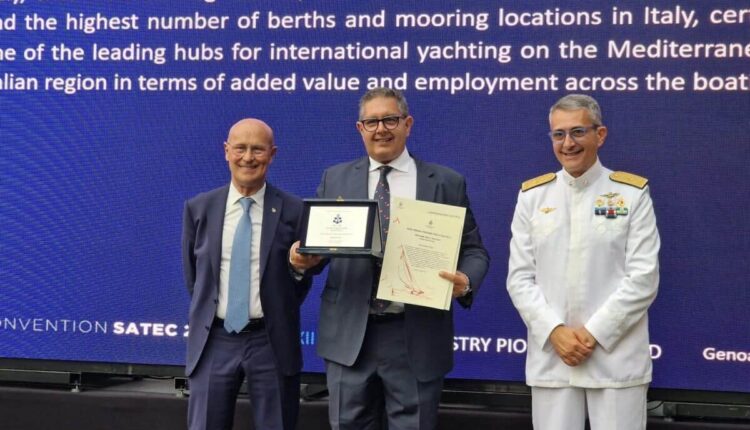 Regione Liguria: il Presidente Toti riceve il premio Speciale Pioniere della Nautica 2023