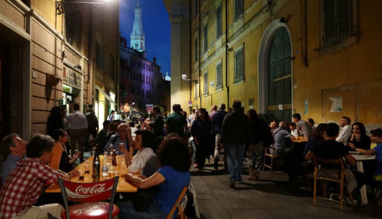 Modena: nuovo appuntamento con "tavolini sotto le stelle".