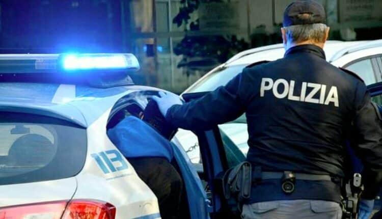 Vercelli: la Polizia arresta uno straniero per resistenza a un pubblico ufficiale lo deferisce in stato di libertà per danneggiamento aggravato.