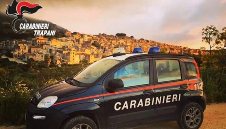 Padre e figlio minorenne sorpresi a rubare in una casa: arrestati per furto aggravato e resistenza a Pubblico Ufficiale
