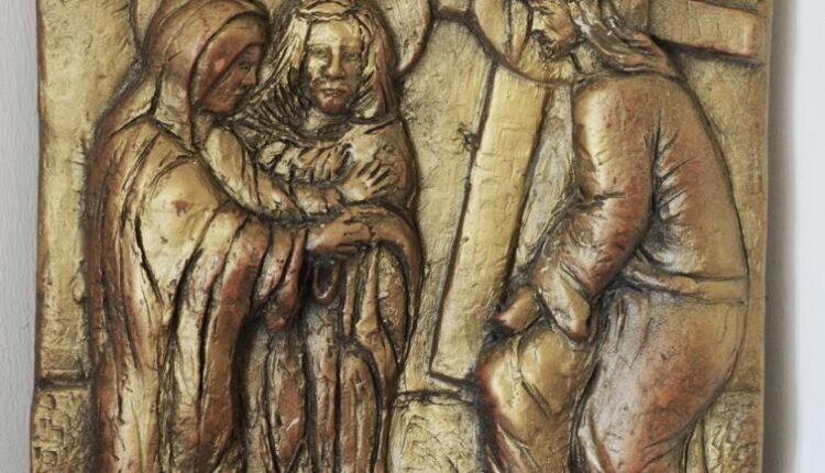 Manduria, la Polizia di Stato indaga per trovare il proprietario di due bassorilievi rinvenuti in un podere