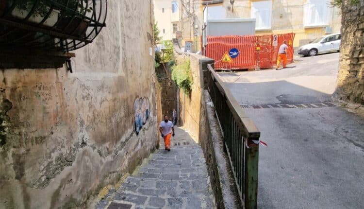 Città Verticale: parte dal Moiariello il piano di recupero delle antiche scale di Napoli. 