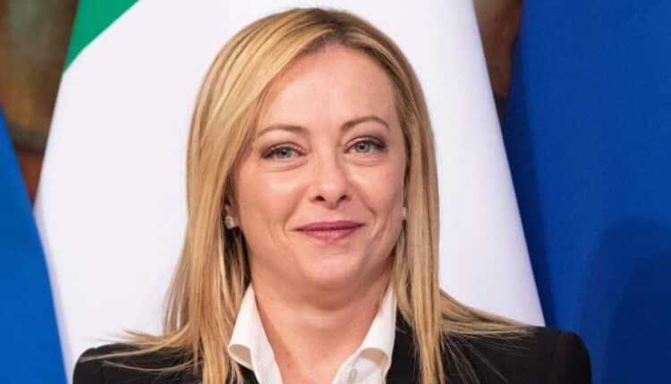 Meloni: 'Italia e Francia legate, c'è bisogno di collaborare'