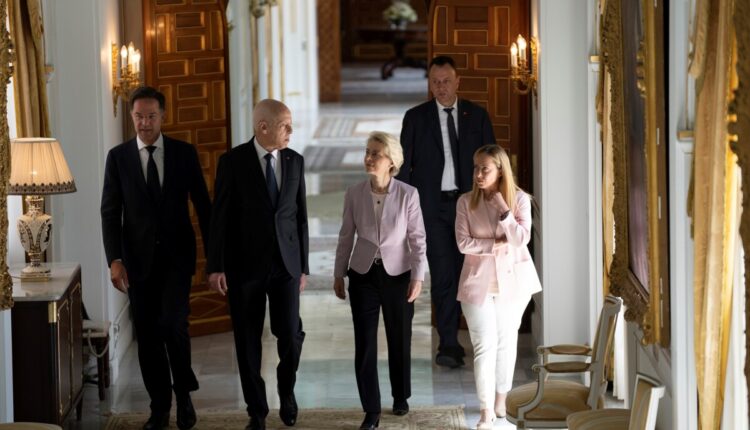 Migranti e Fmi: vertice tra Von der Leyen, Meloni e Rutte. Saied continua ad alzare la posta