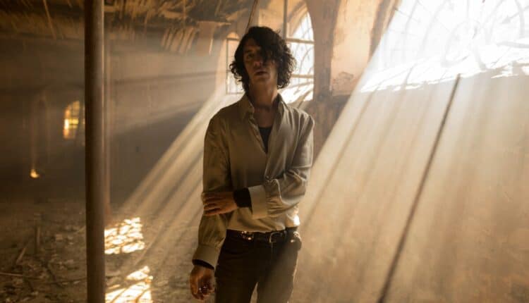 Motta torna col nuovo singolo "La musica è finita".