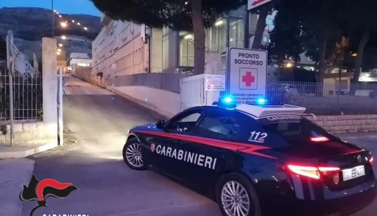 Trapani: bimbo privo di sensi imbottigliato nel traffico, i carabinieri lo scortano con le sirene accese fino all'ospedale