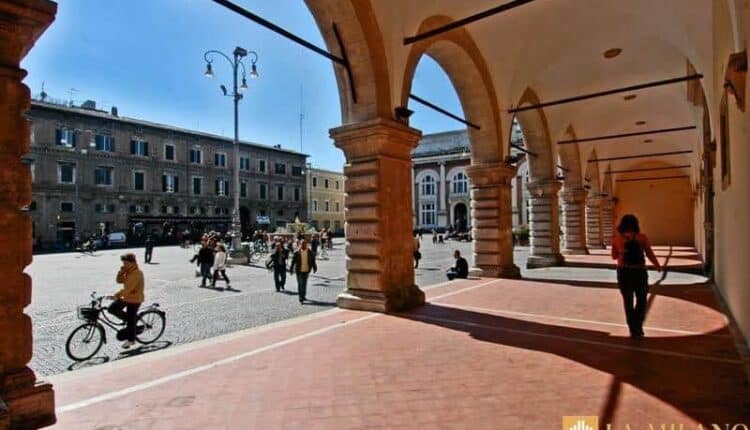 Torna a Pesaro “Ci Sto? Affare Fatica!”: ragazze e ragazzi al lavoro per rendere più bella la città e curare il bene comune