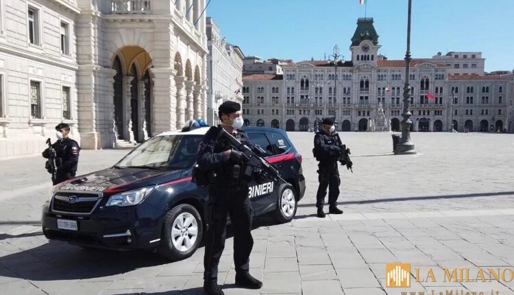 Trieste: furti tra i turisti con la scusa di vendere vecchie cartoline, arrestato un 49enne ricercato dalla Procura di Roma