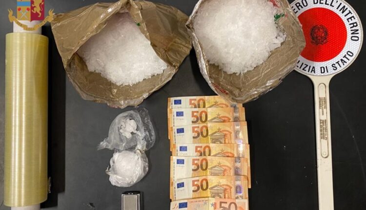 Otto arresti da parte della Polizia milanese: sequestro di 20 grammi di shaboo, detenzione ai fini di spaccio di sostanze stupefacenti e furto aggravato in concorso