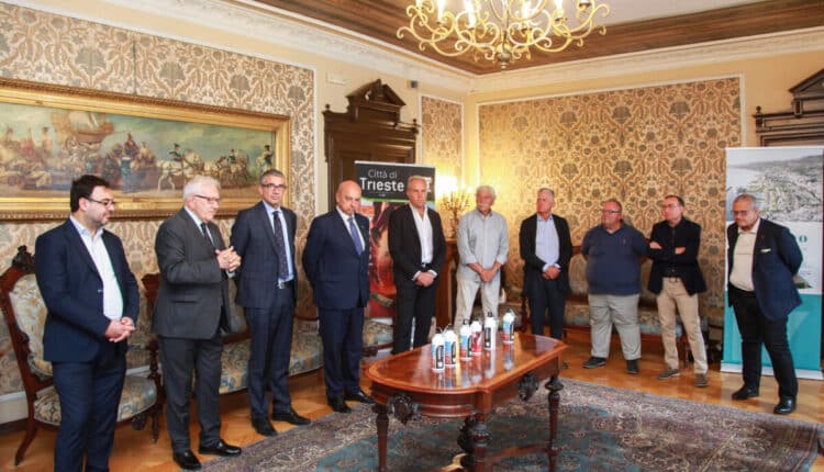 Trieste, presentato nel salotto azzurro del Municipio il Torneo di tennis "Città di Trieste ATP Challenger"