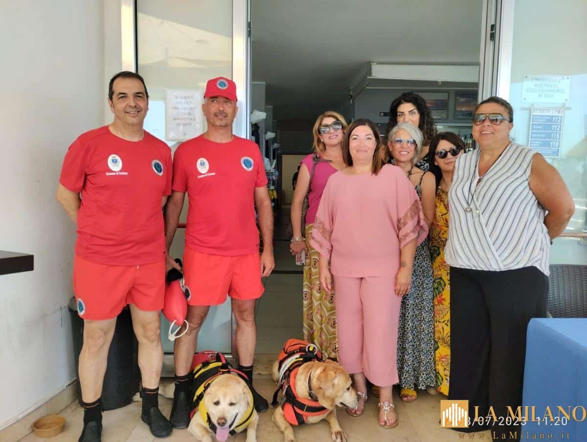 Cani addestrati per il soccorso controlleranno le spiagge libere nei mesi più affollati: il progetto presentato dal Comune di Crotone